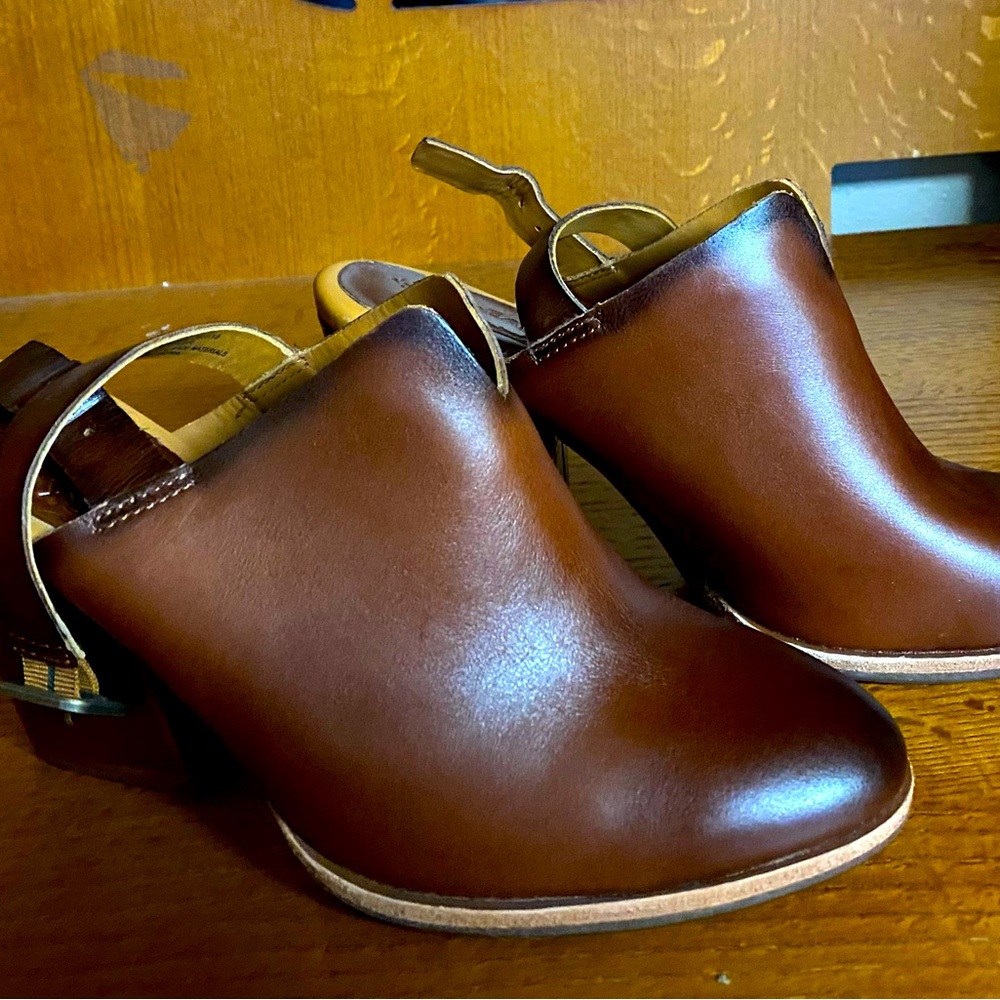 Kork-Ease slide in shoe,open in the back with buckle closure. Never worn.